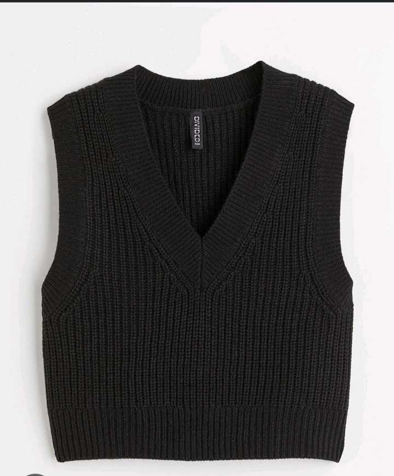 Size-S H&amp;M Black V-Neck Knit Vest