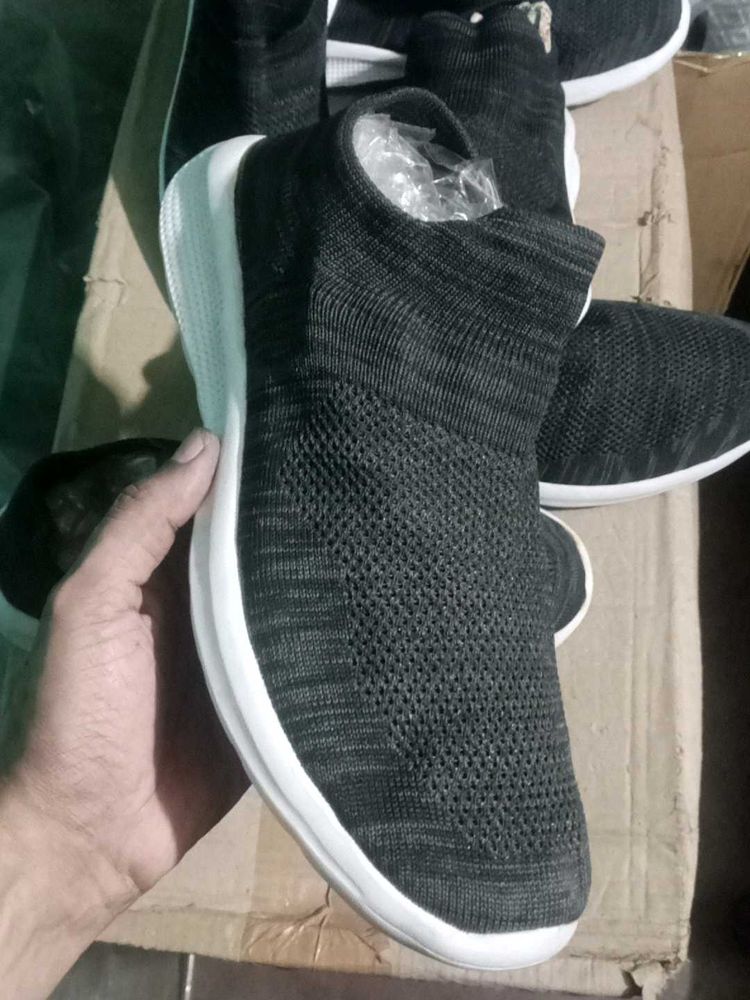 NEW NO USED CASUAL SHOES FOR MAN &amp; WOMEN'S.