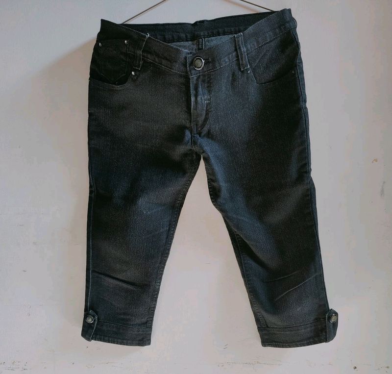 Black Jeans Capri