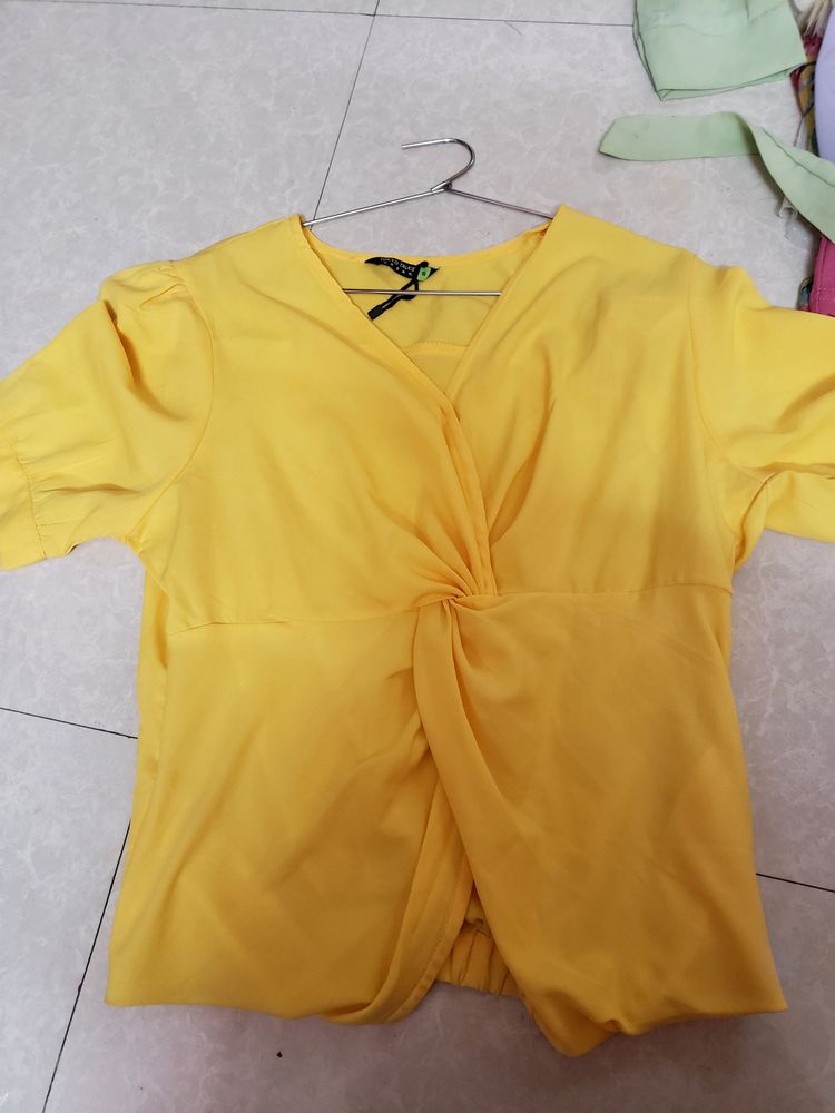 Yellow Twist-Front Top