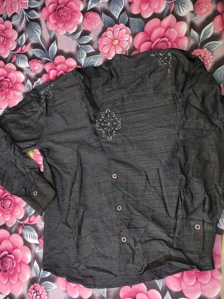 Men's Black shirt