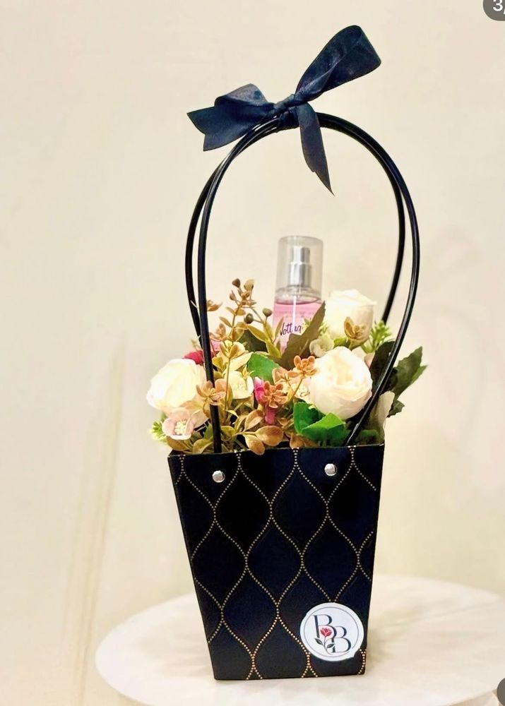 Exquisite Floral Mist Gift Basket