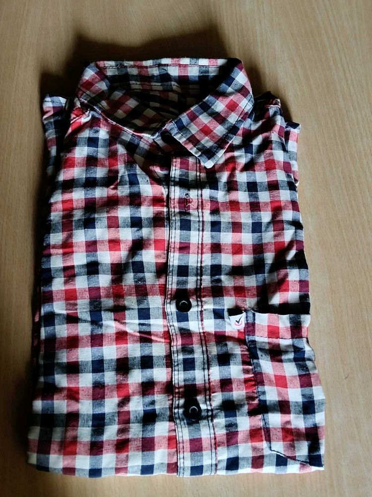 Hollister Plaid Button-Down Shirt
