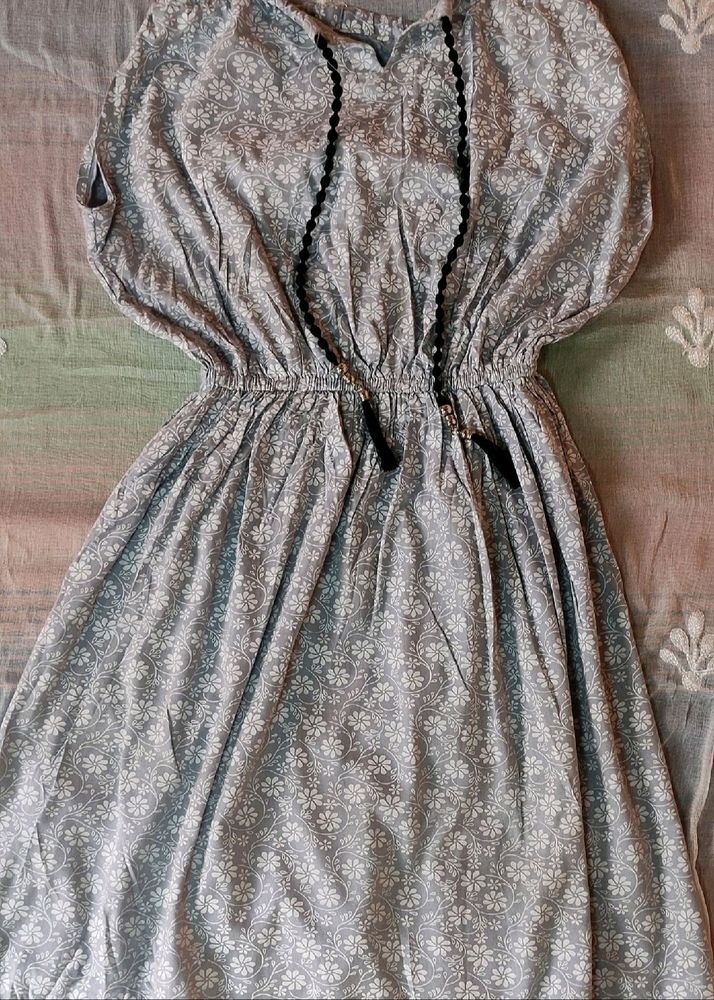 Light Grey Floral Top New.