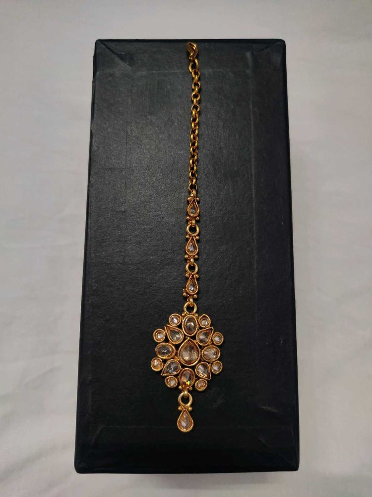 Elegant Maang Tikka with Stones