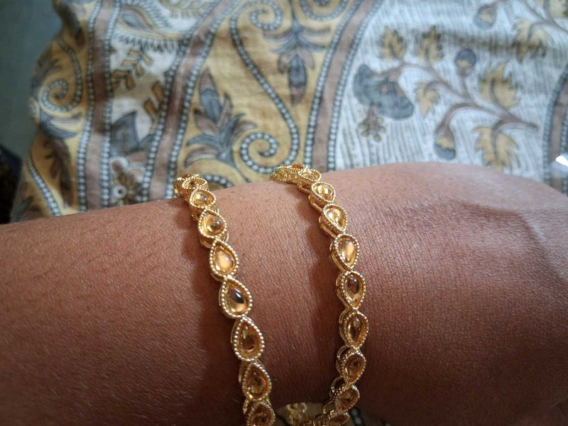 Elegant Gold Tone Bracelet
