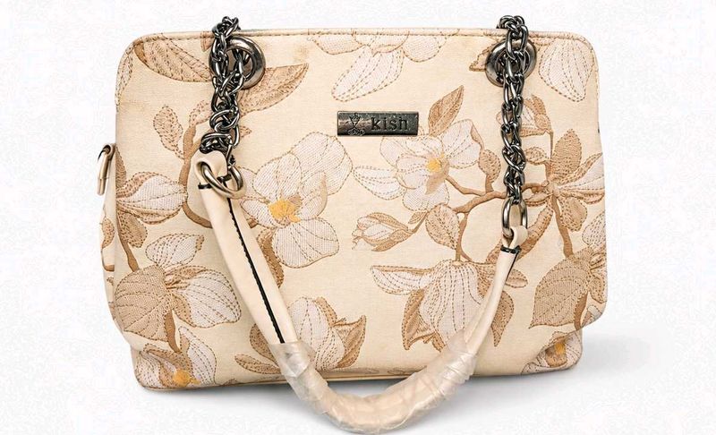 Floral Embroidered Shoulder Bag 🤍