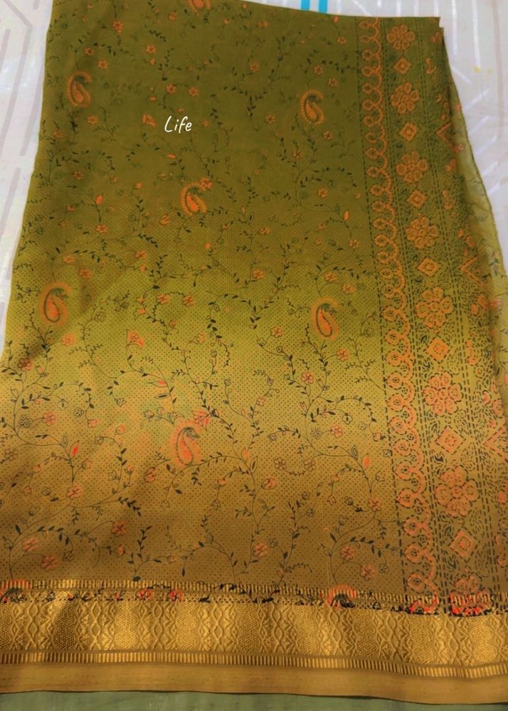 Elegant Green Paisley Saree