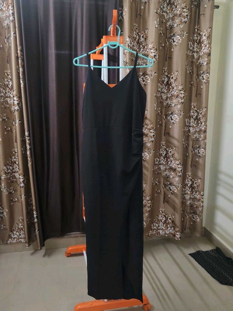 Elegant Black Spaghetti Strap Maxi Dress