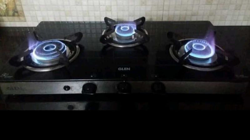 Glen 3 Burner Gas Stove automatic