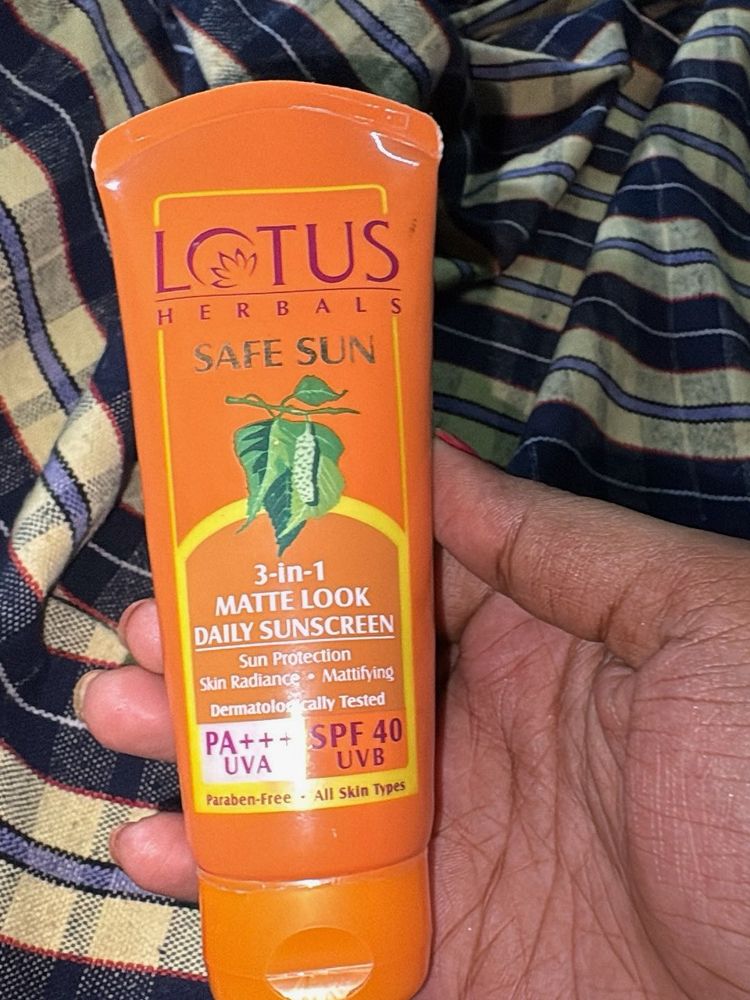 Lotus Herbals Safe Sun Daily Sunscreen