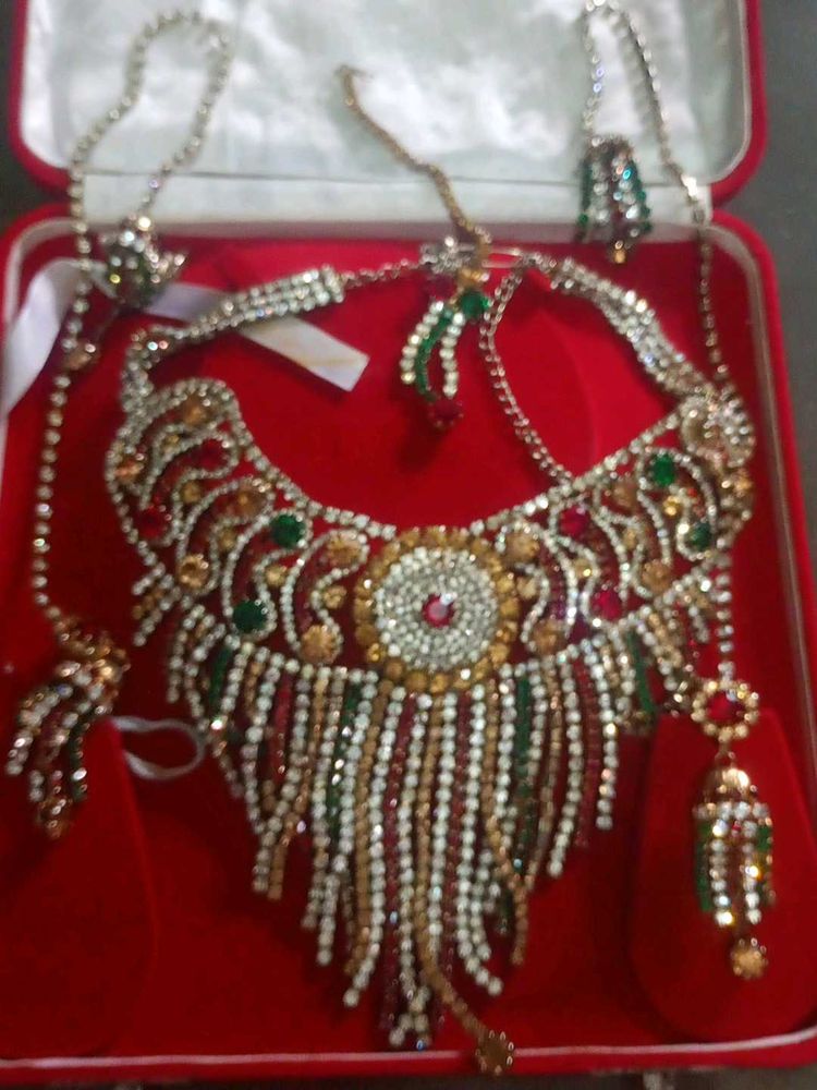 Exquisite Indian Bridal Jewellery Set