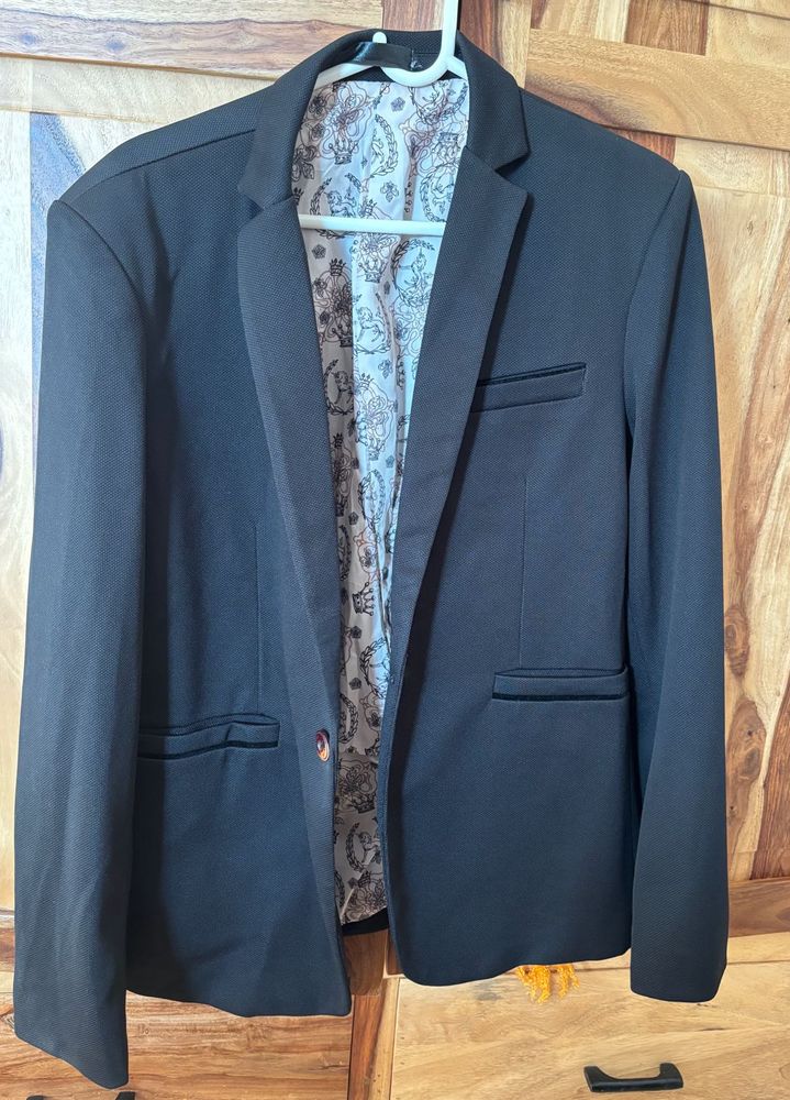 Men’s Black Slim Fit Blazer with Patterned Lining