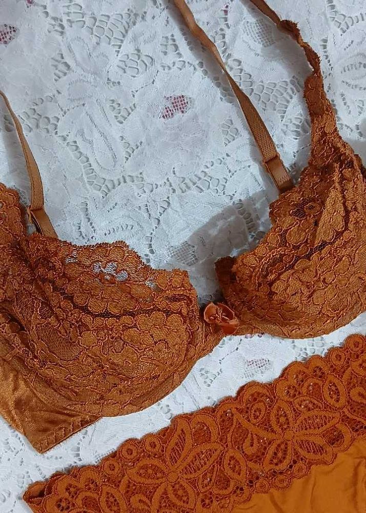 Lace Bra and Panty Set