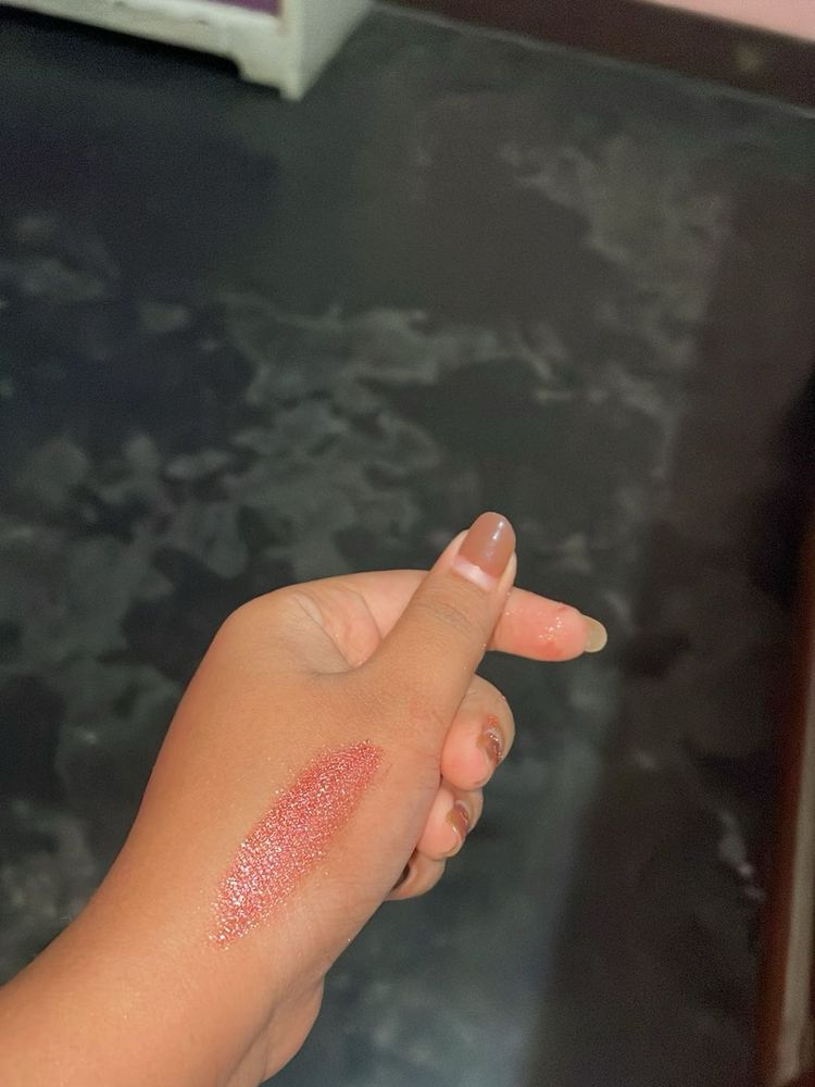 Sparkling Rose Gold glitter eye shadow