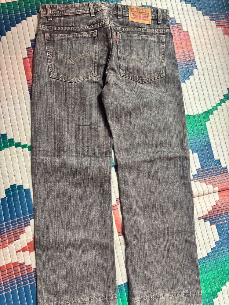 levi’s unisex baggy jeans