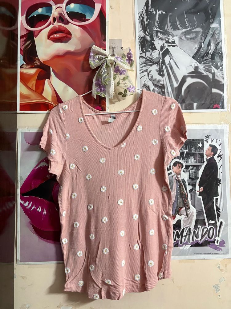 Cute Pink Daisy V-Neck Top