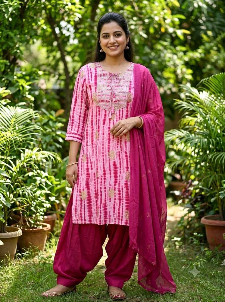 BrandNew PinkTie-DyeEmbrdry Kurta+Patiala