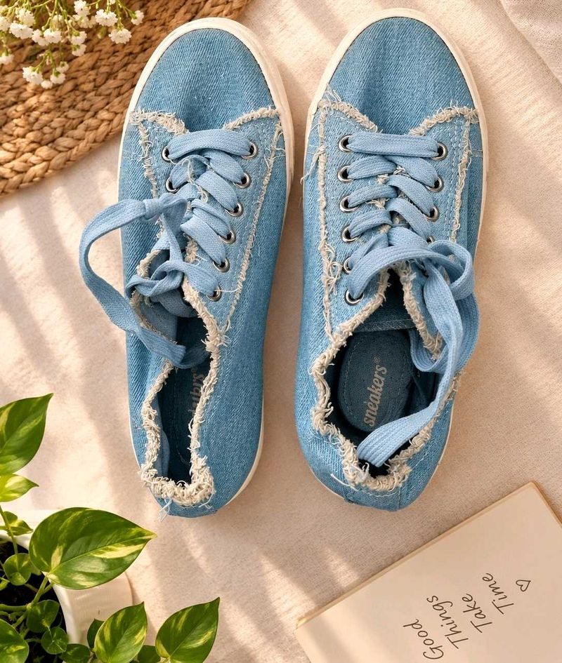 Cute Denim Frayed Patch work Sneakers✨👟