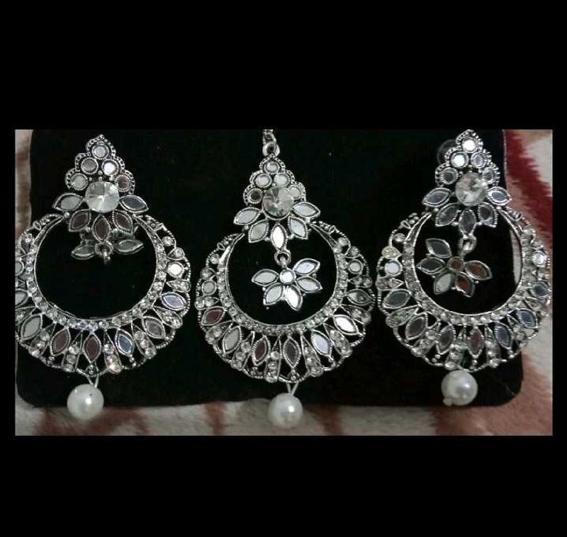 Elegant Silver Jhumka &amp; Maangtika Set