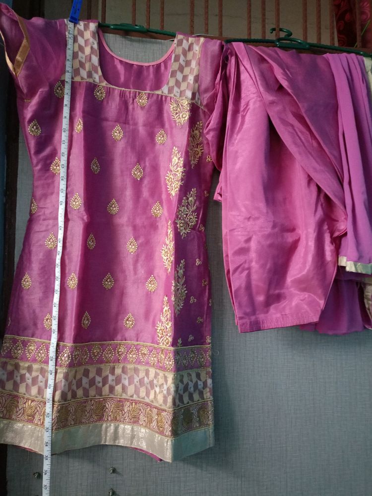 Onion Pink Kurta Set With Dupatta