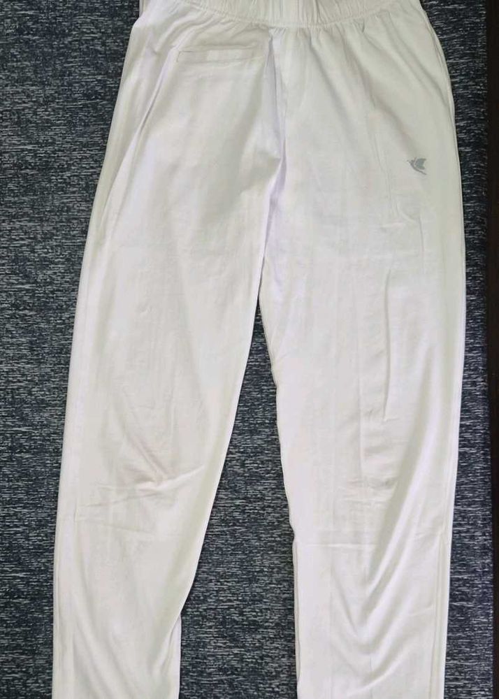 Comfortable White leggings