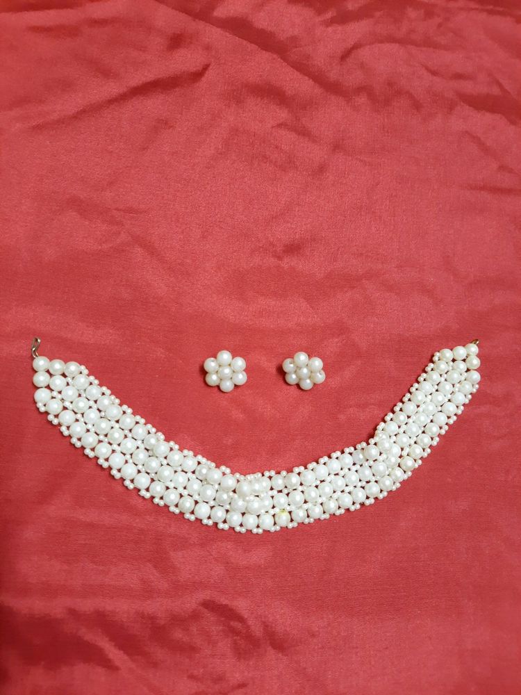 Beautiful Pearl  Choker Set