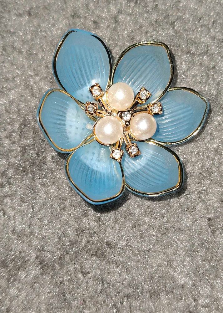 Charming Blue Flower Brooch with Pearls