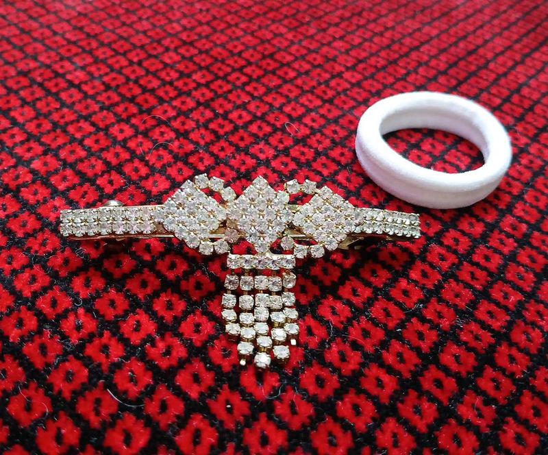 Dazzle Drop Back Hair Pin ~ Ruby 🤍