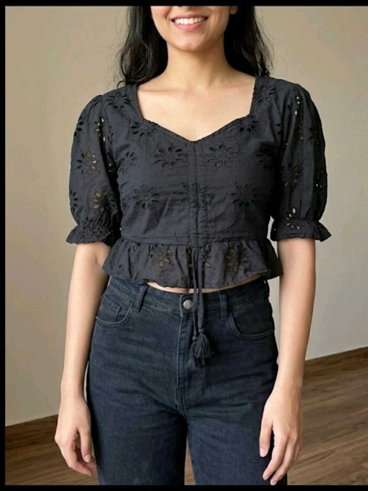 Chic Black Broderie Anglaise Crop Top