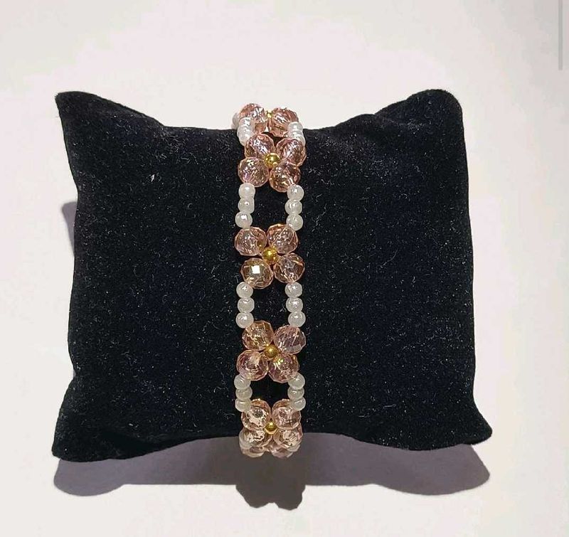 Crystal Flower Beaded Bracelet 🌸