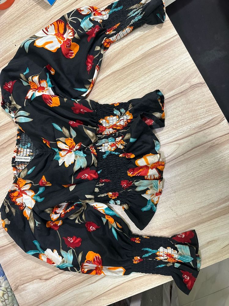 beautiful stylish unused black stretchy top