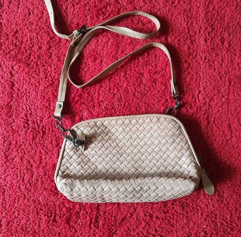 Chic Woven Clutch/Crossbody Bag