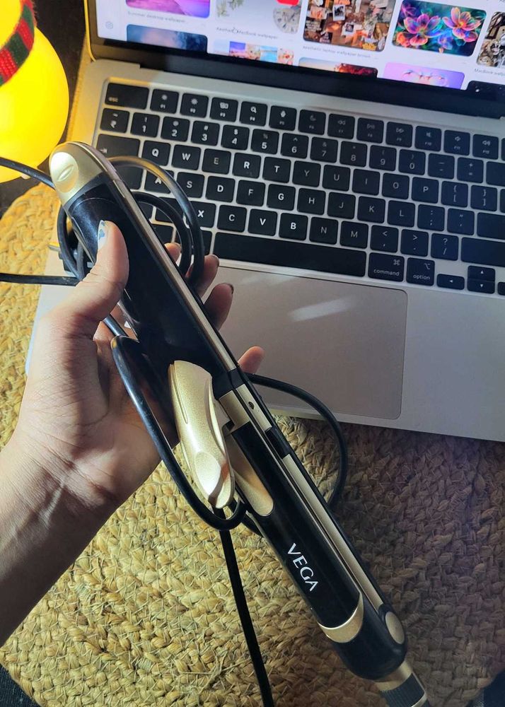 Vega Hair Straightener