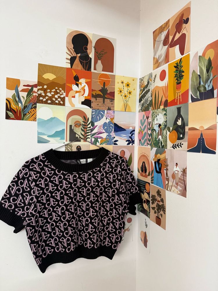 Stylish Patterned Cropped Knit Top