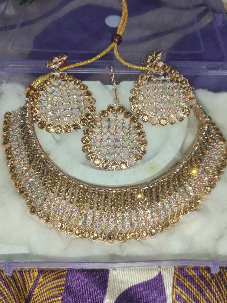 Full Necklace With Freebie