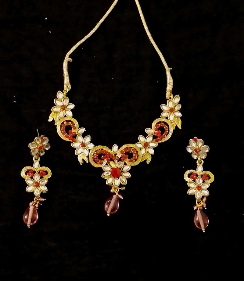 Stunning pink &amp; White Kundan Stone Necklace Set