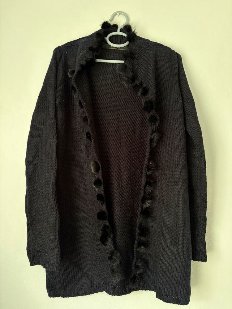 Chic Black Cardigan with Faux Fur Trim