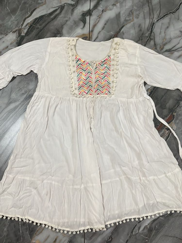 White Embroidered Kurta