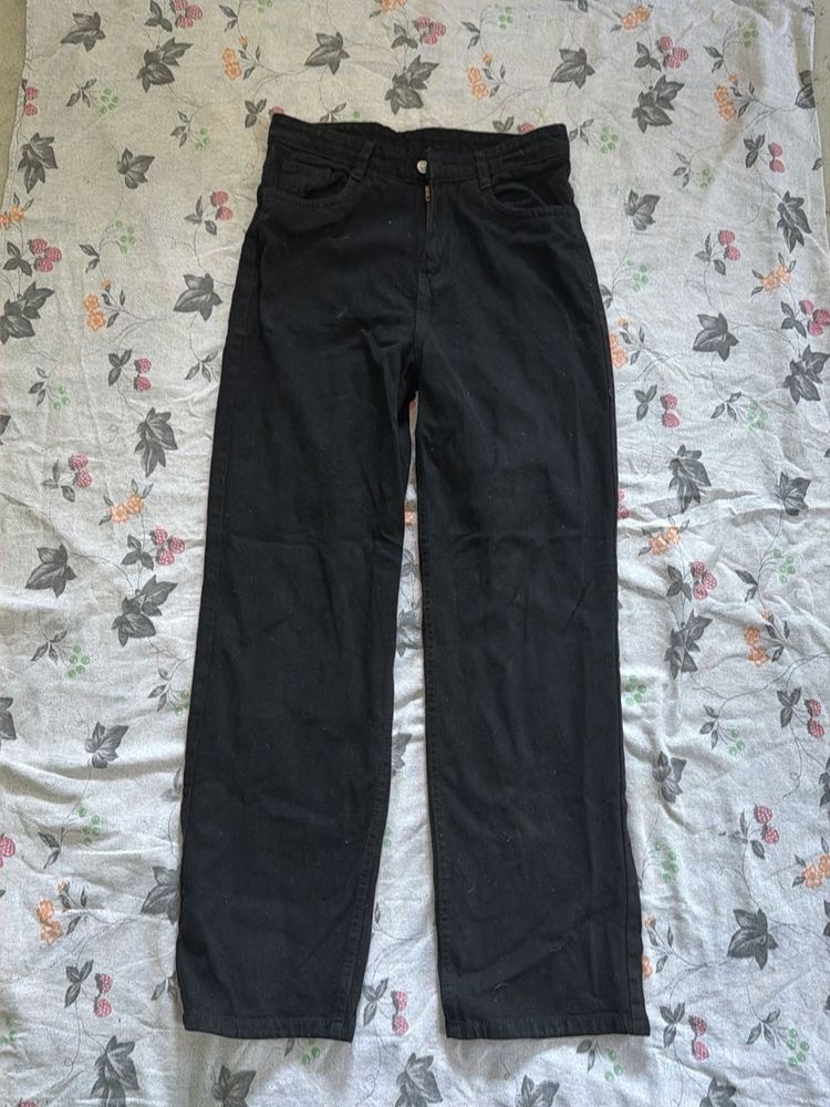 Classic Black Wide-Leg Jeans