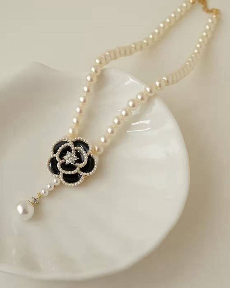 Elegant Pearl Necklace with Flower Pendant