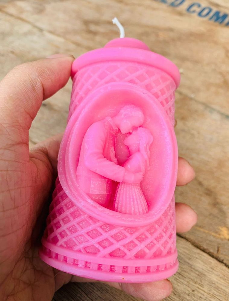 Unique Couple Embossed Pink Candle