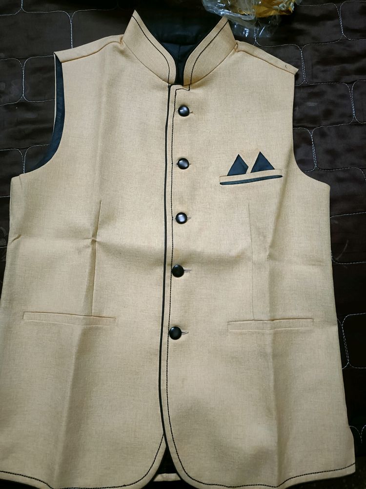 Mens Party Wear Half Jacket In L 40 Size