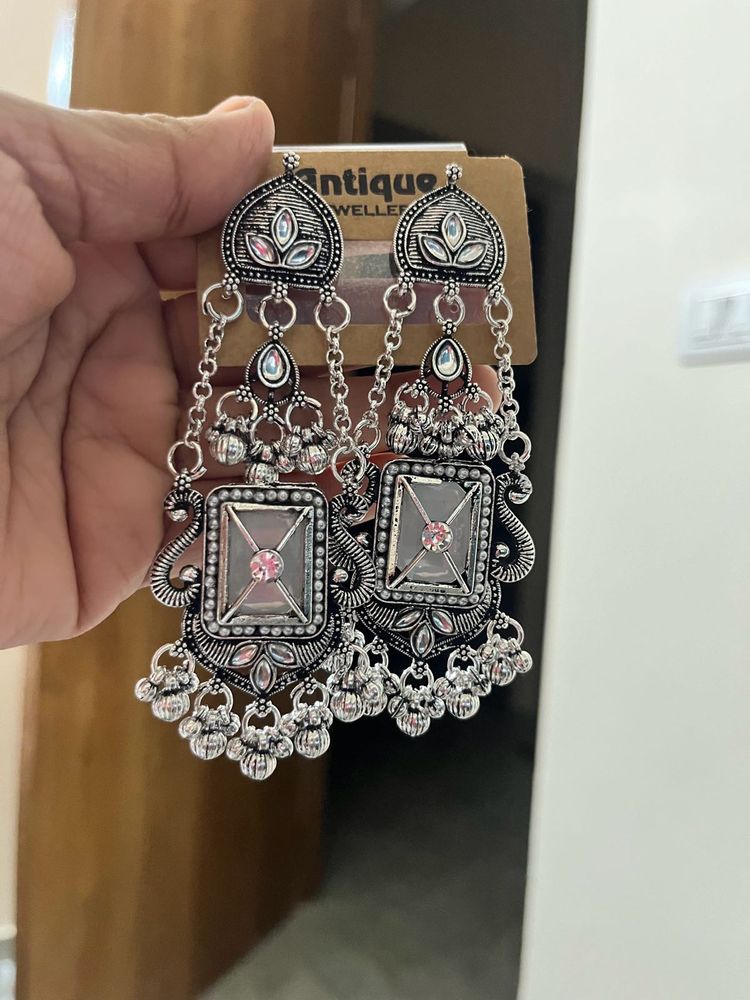 Amazing big Earring for women’s  party wear a
