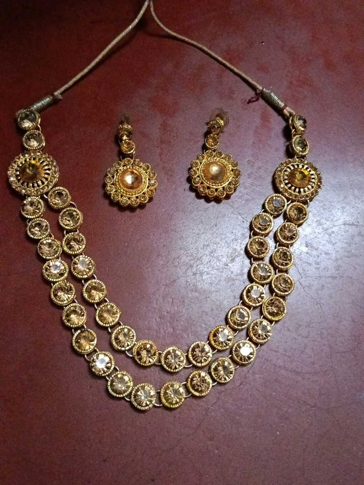 Elegant Gold-Tone Necklace &amp; Earring Set