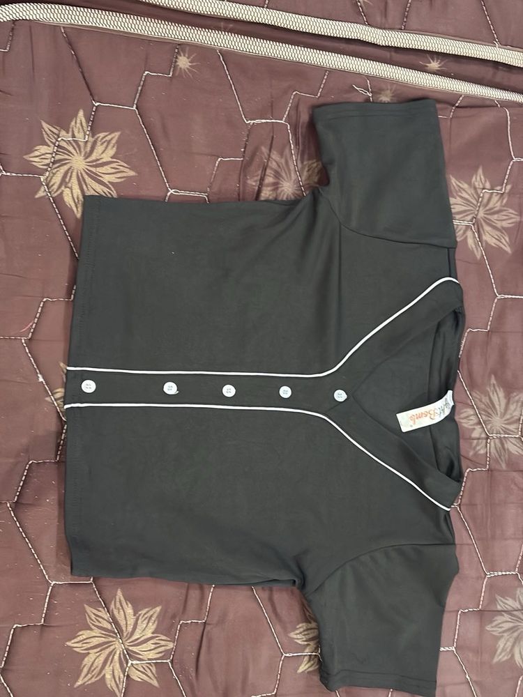 black crop top