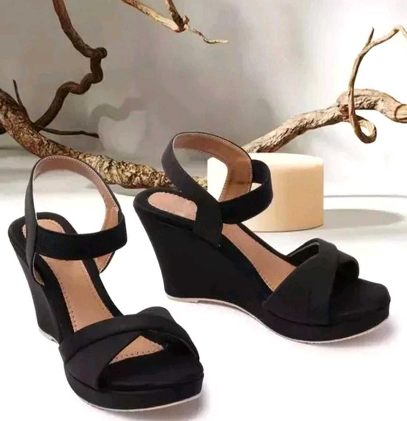 Black Wedge Heel Sandals ❤️😍
