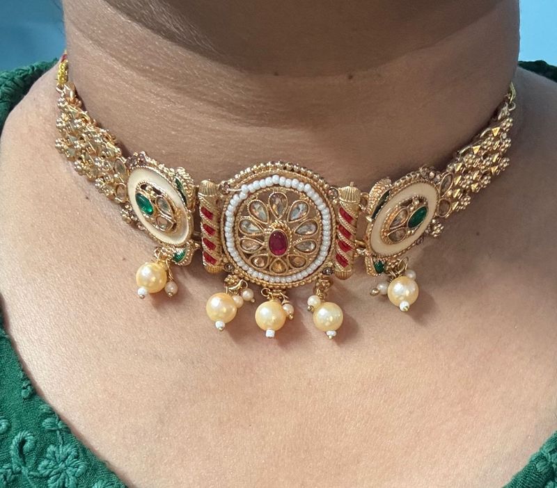 Exquisite Kundan &amp; Pearl Necklace Set