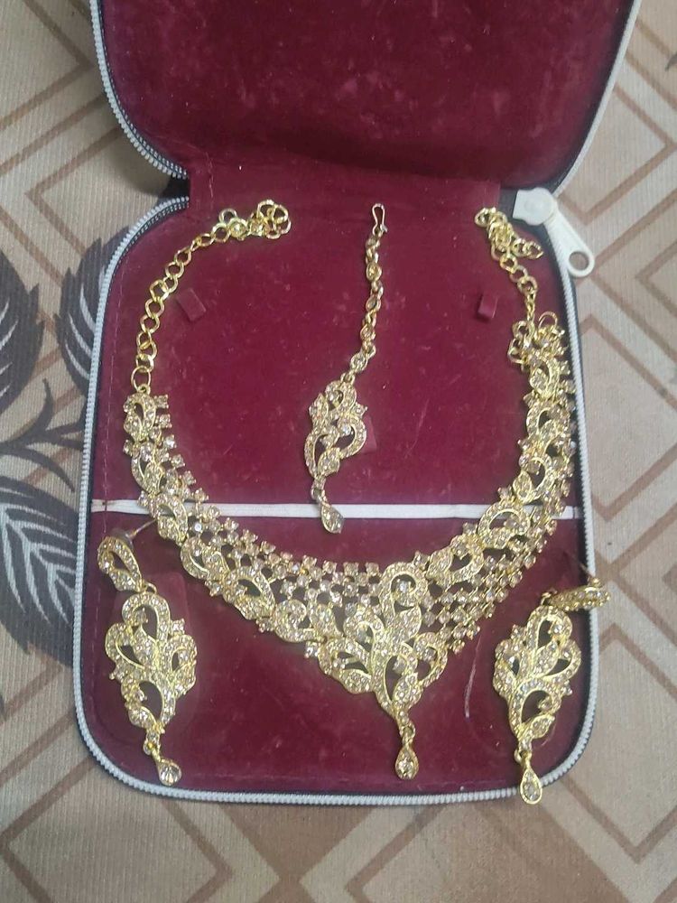 Exquisite Gold-Plated Kundan Necklace Set