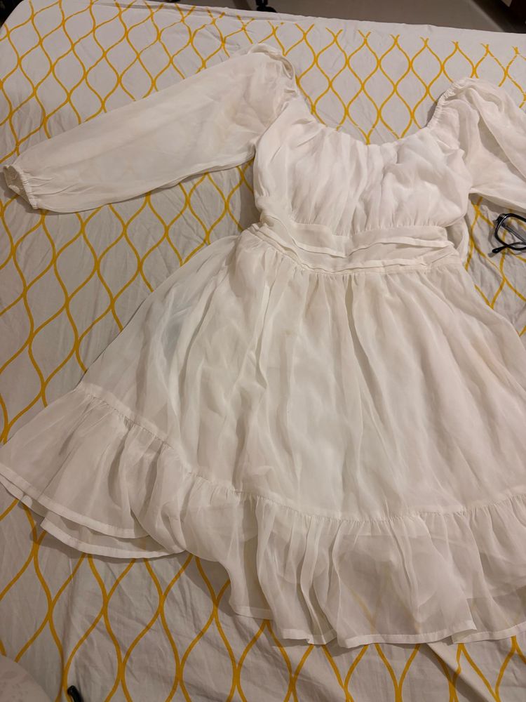 Chic White Puff Sleeve Dress